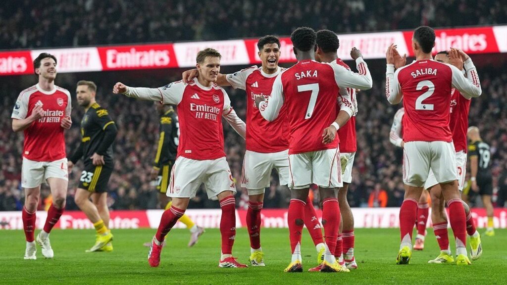 Arsenal Juara Liga Inggris, Rio Ferdinand Sindir Patrice Evra